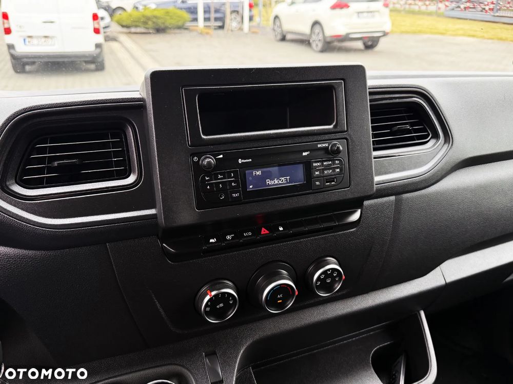 Renault Master 145DCI Kontener 8ep + Winda 750 kg - 10