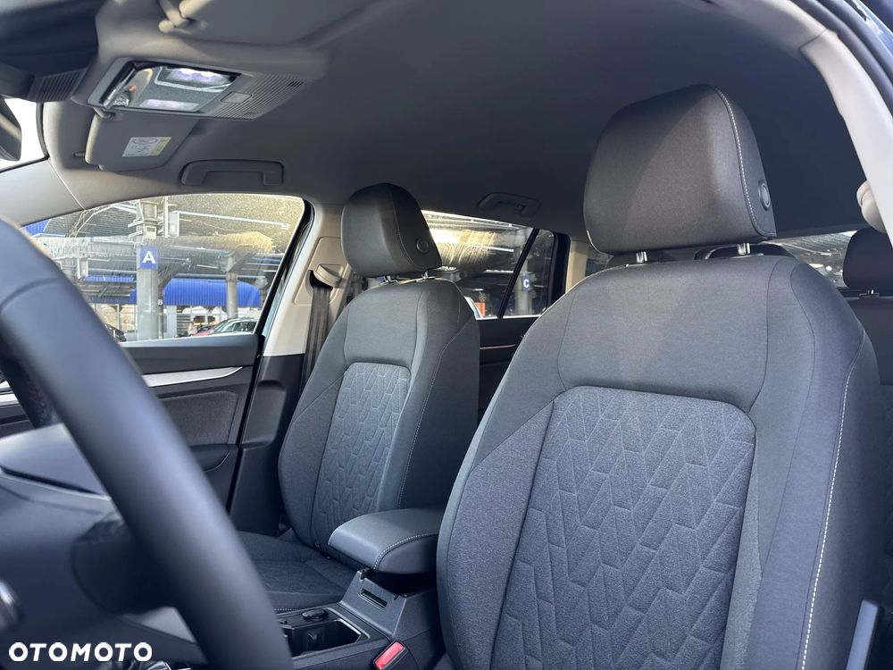 Volkswagen Golf Variant - 11