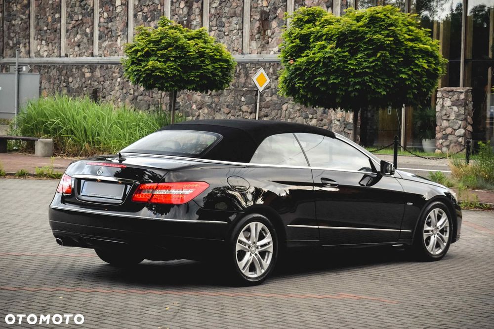 Mercedes-Benz Klasa E 220 CDI DPF BlueEFFICIENCY Automatik Avantgarde - 24