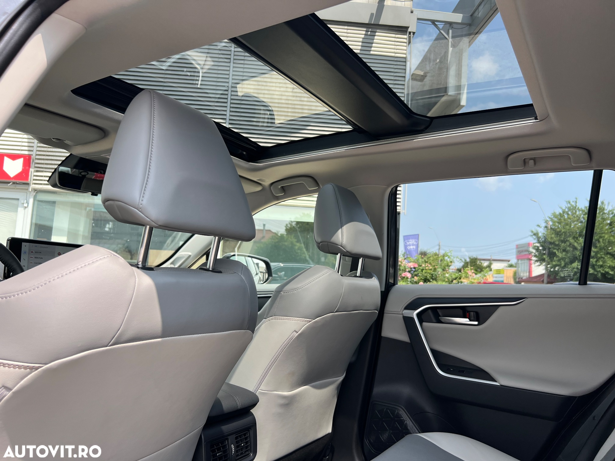 Toyota RAV4 2.5 Hybrid VVT-iE 4x4 Luxury Premium - 11