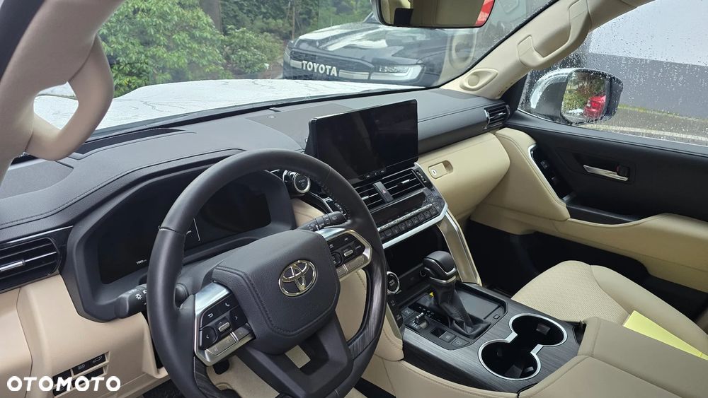 Toyota Land Cruiser - 13