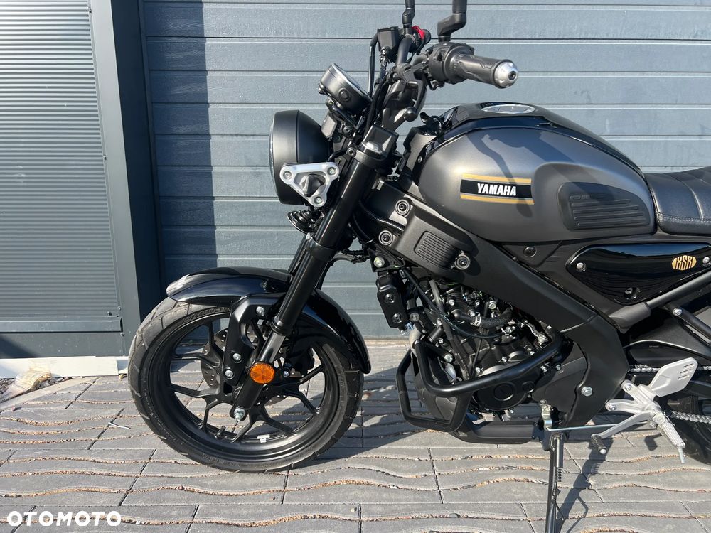Yamaha XSR - 9