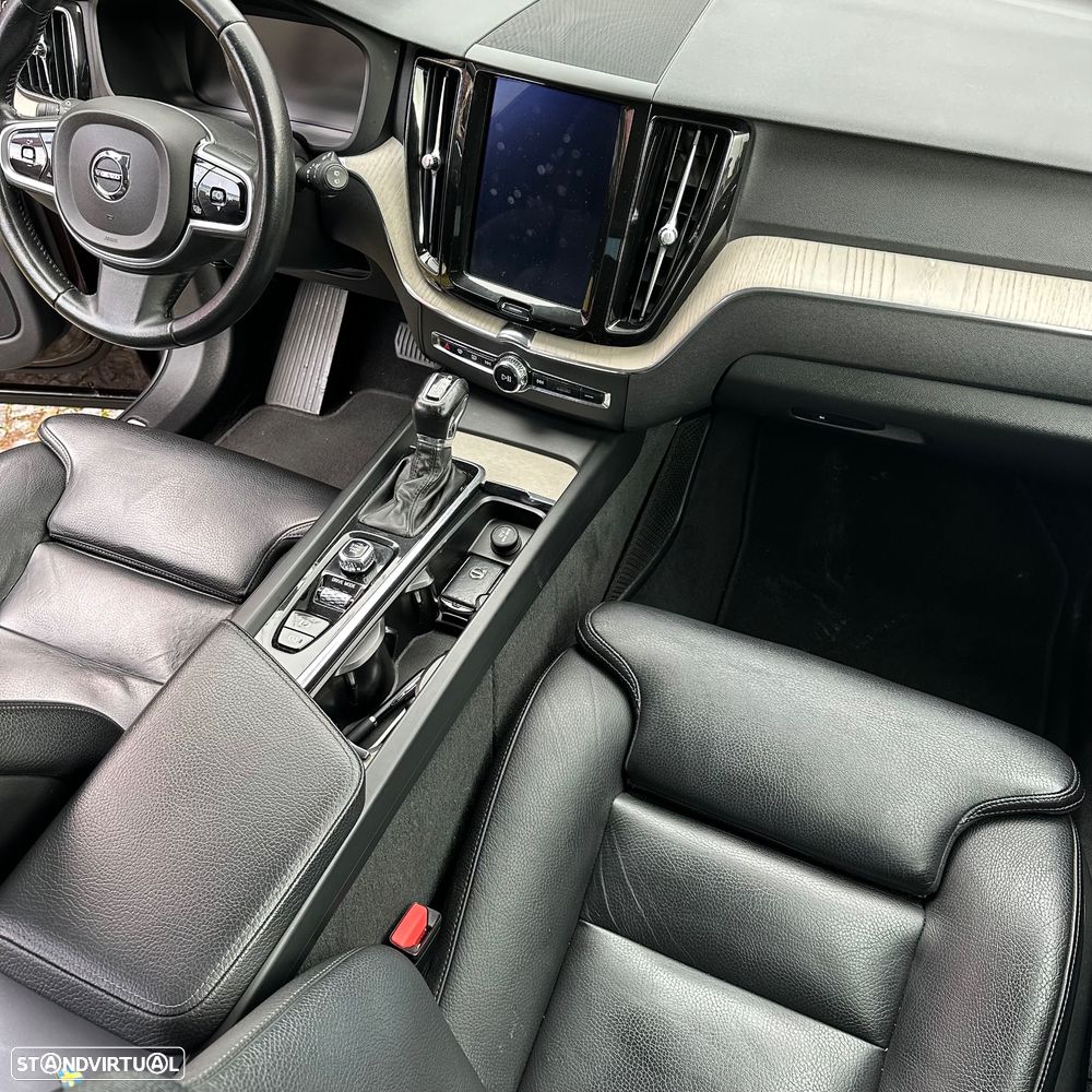 Volvo XC 60 2.0 D4 Inscription AWD Geartronic - 40
