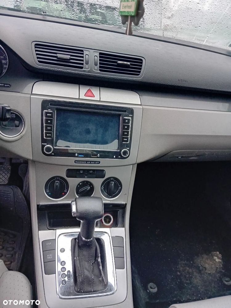 Volkswagen Passat - 6