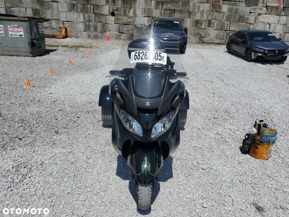 Suzuki Burgman - 9
