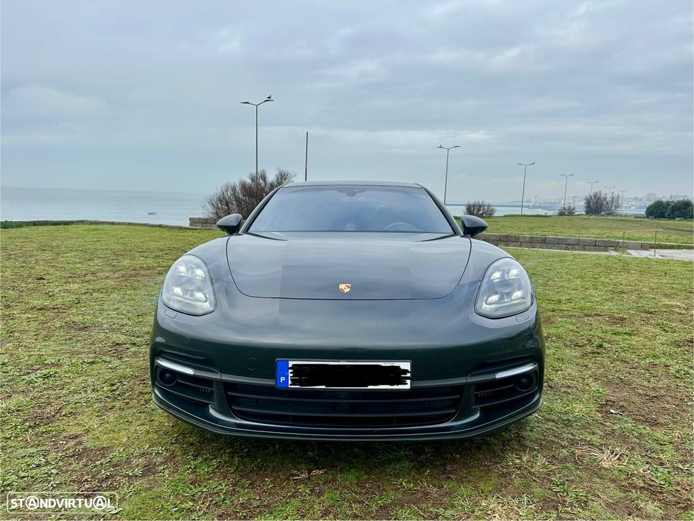 Porsche Panamera Sport Turismo 4 E-Hybrid - 2