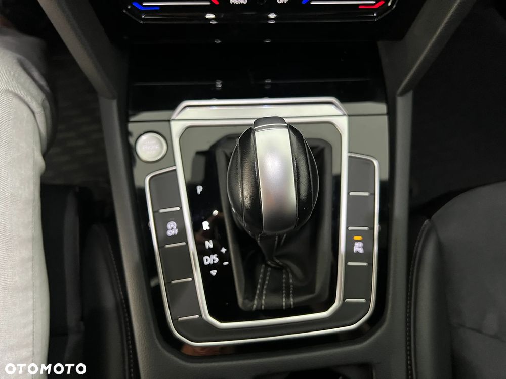 Volkswagen Arteon 2.0 TDI 4Motion R-Line DSG - 29