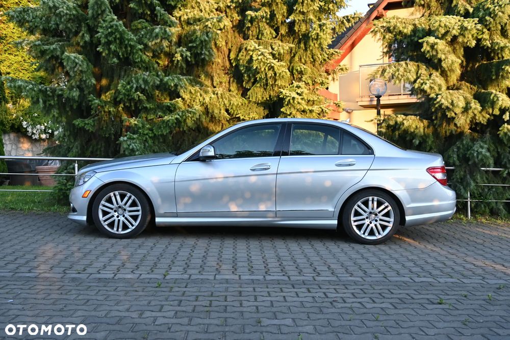 Mercedes-Benz Klasa C 300 4Matic 7G-TRONIC - 2