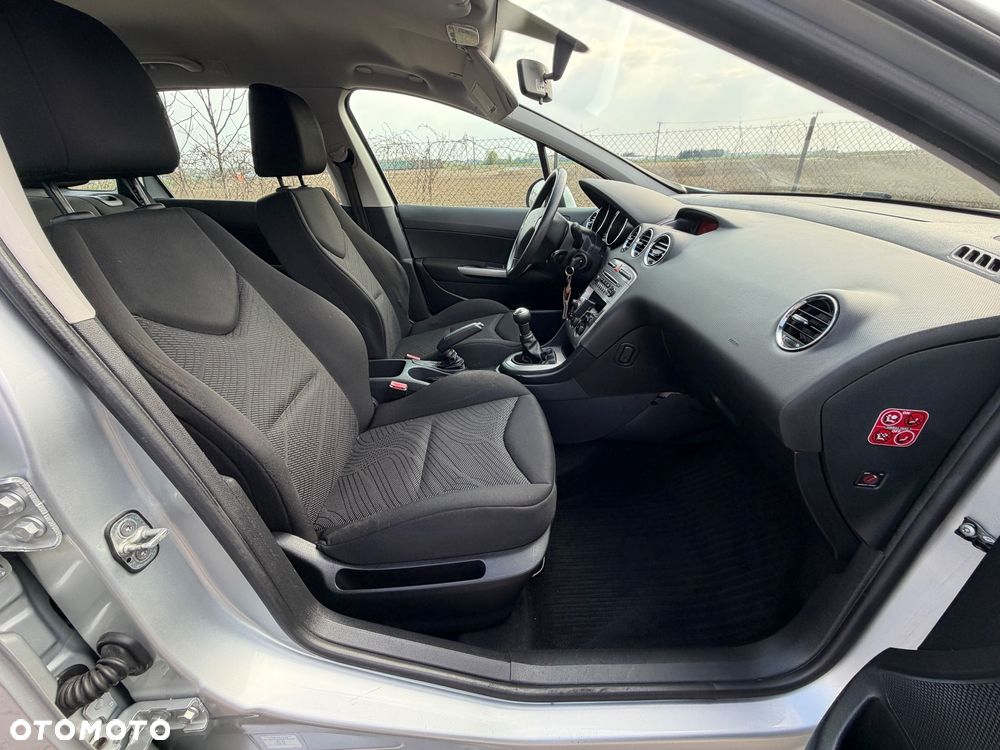 Peugeot 308 1.6 Premium - 17