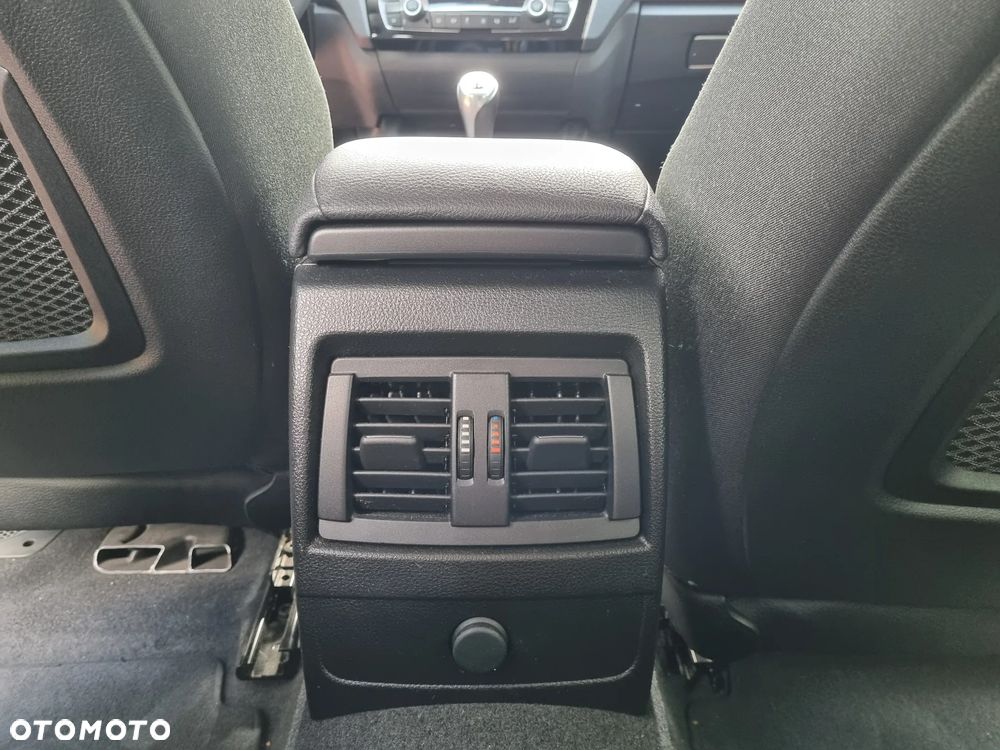 BMW Seria 1 118d xDrive Sport Line - 15