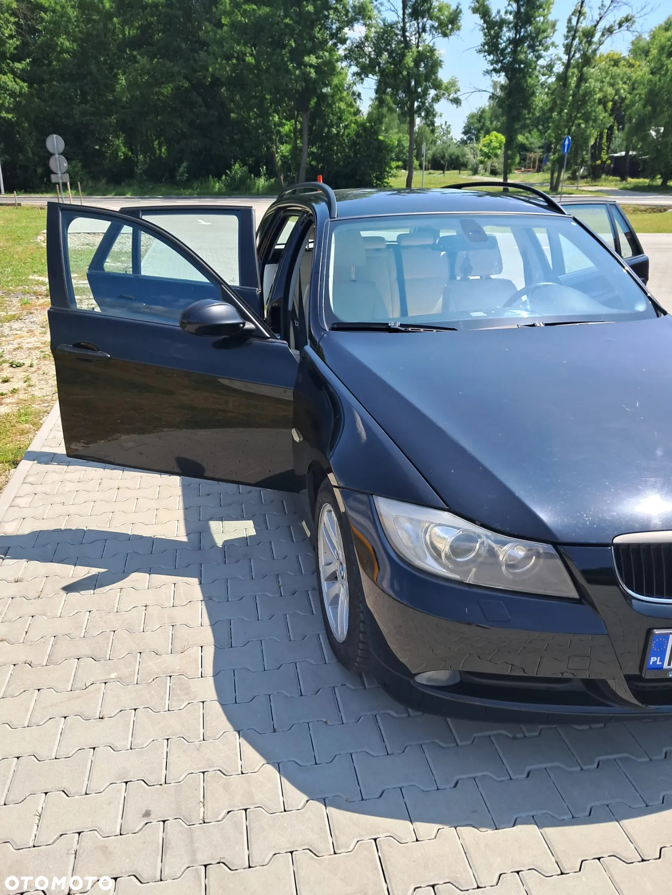 BMW Seria 3 320i Touring - 11