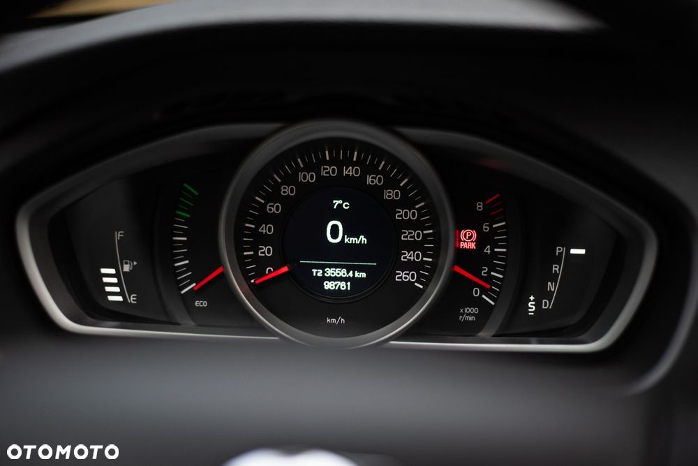 Volvo V40 T2 Geartronic - 11