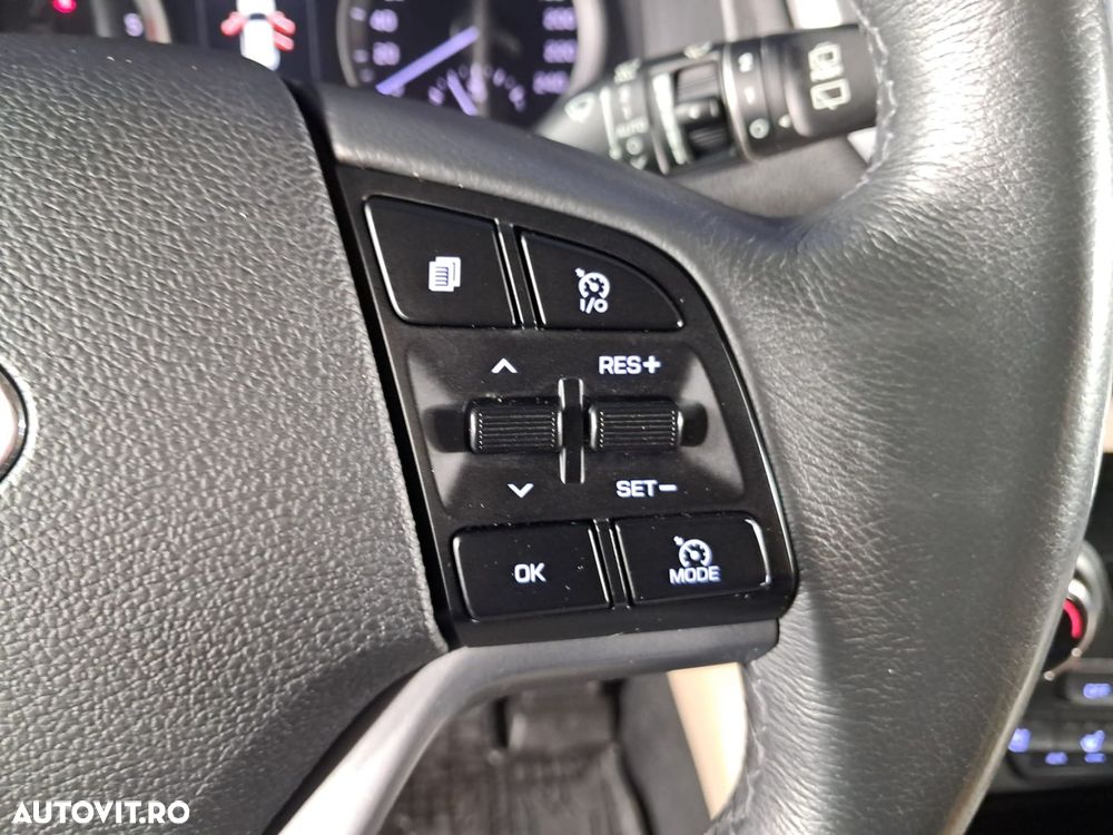 Hyundai Tucson 2.0 CRDI 4WD 6AT Style - 10
