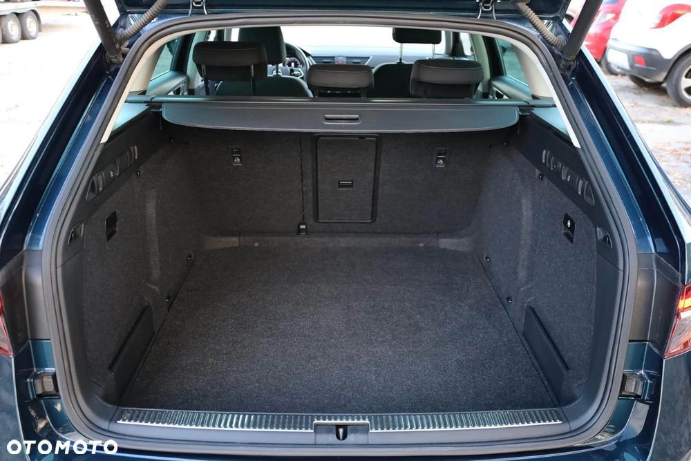 Skoda Superb 2.0 TDI SCR Style DSG - 41
