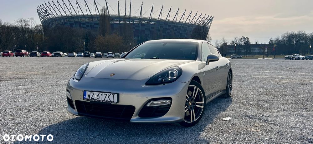 Porsche Panamera GTS PDK - 1