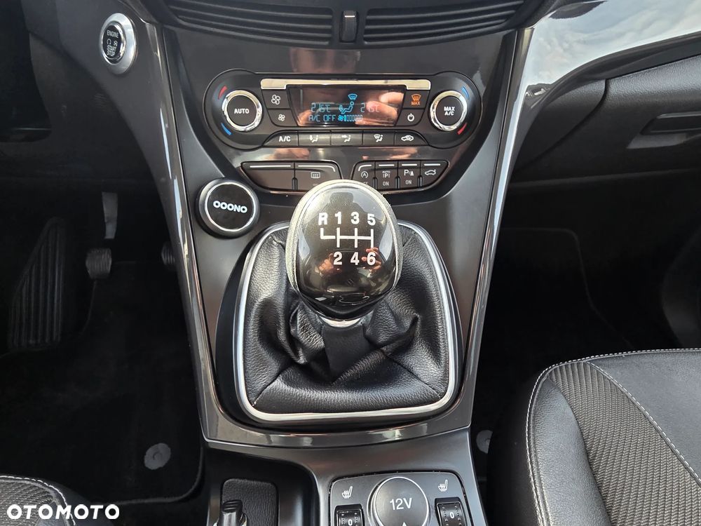 Ford Kuga 2.0 TDCi 4x4 Titanium - 28