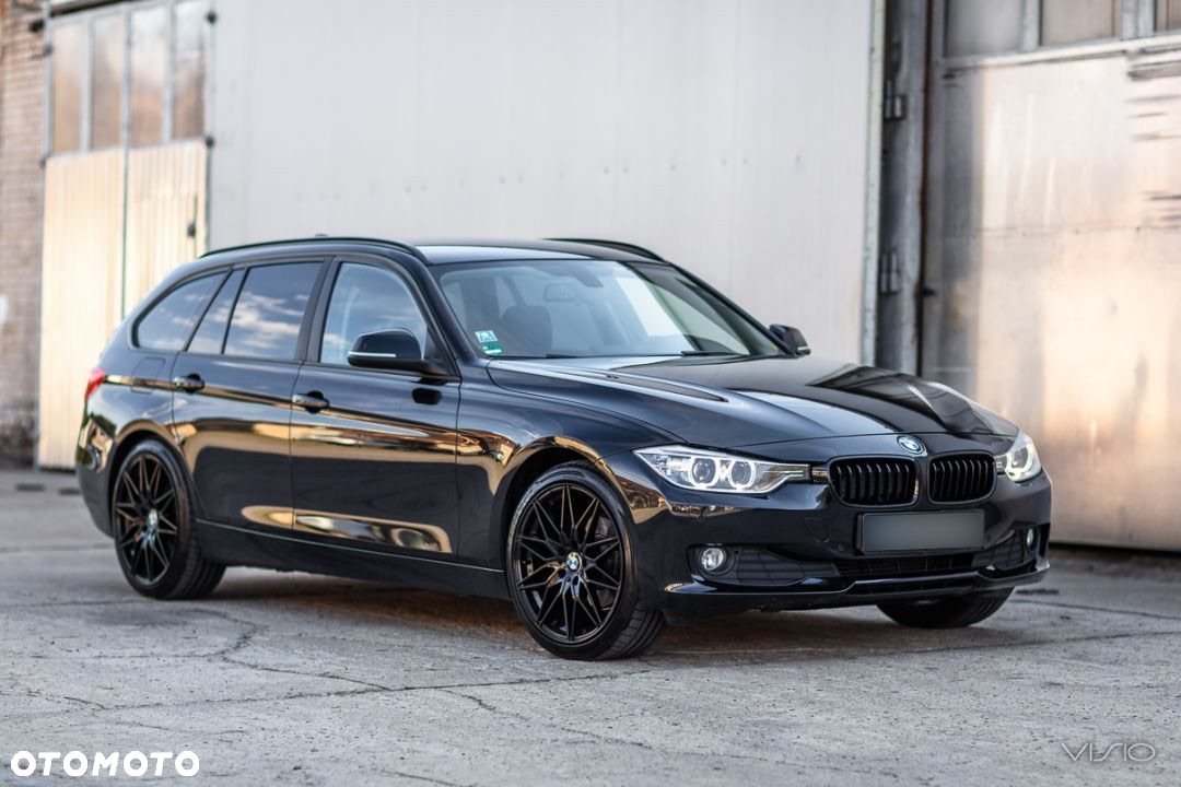 BMW Seria 3 318d DPF Touring Edition Sport - 3