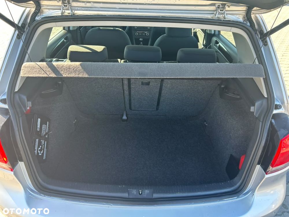 Volkswagen Golf - 6