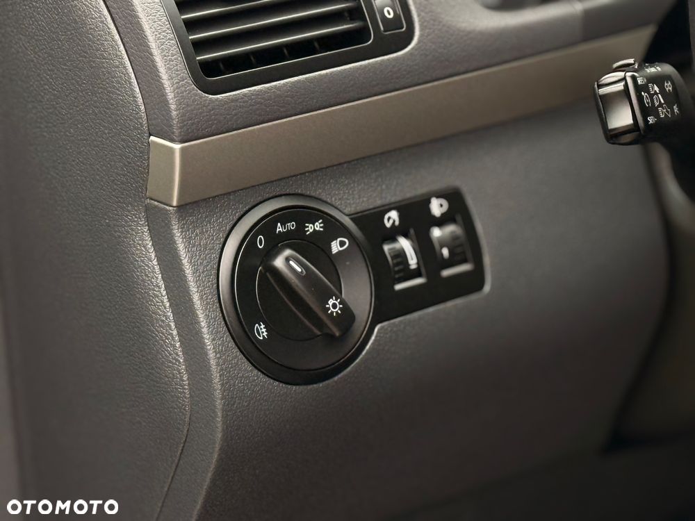 Volkswagen Touran 2.0 TDI United - 19