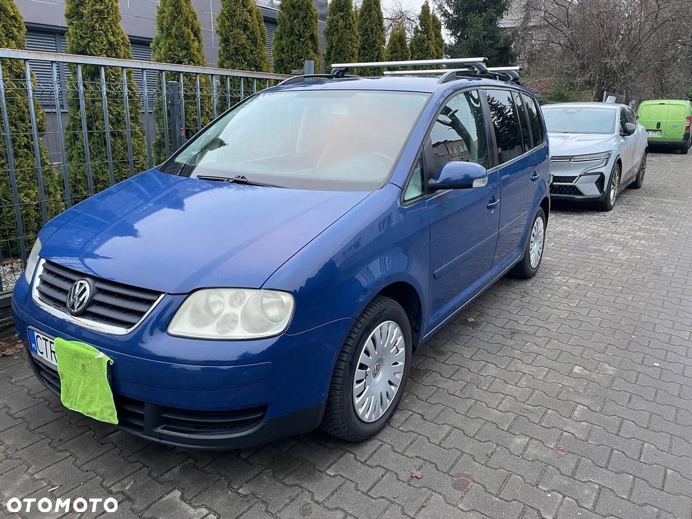 Volkswagen Touran 1.9 TDI Conceptline DSG - 1