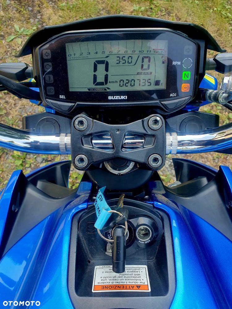 Suzuki GSX - 20