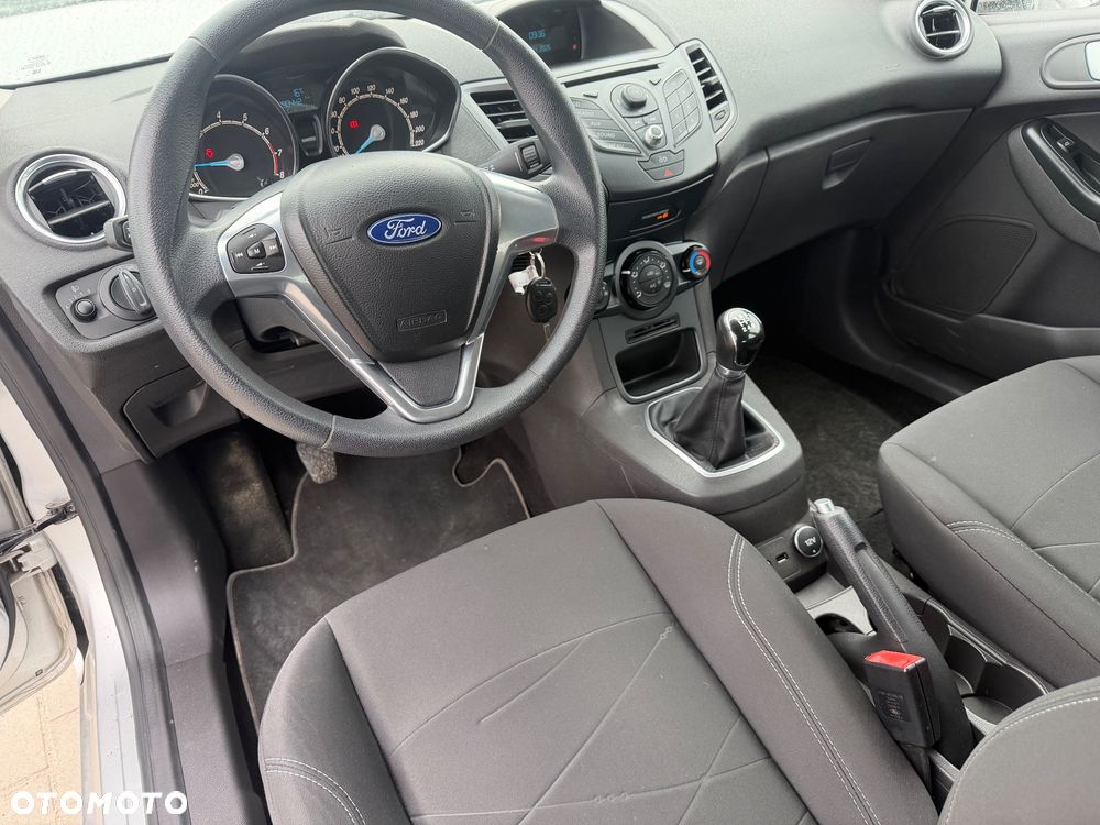 Ford Fiesta - 21