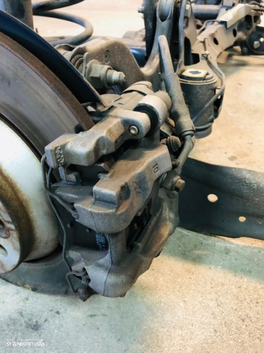 Pinças Travão Elétricas Traseiras VW Passat B8 - 2