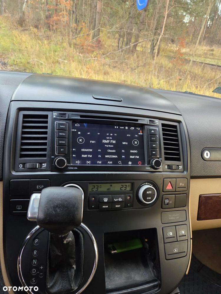 Volkswagen Multivan - 8