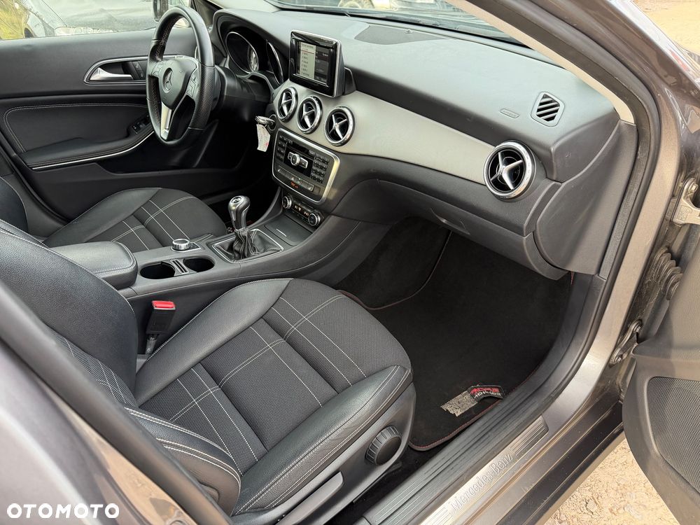 Mercedes-Benz GLA 200 Urban - 24