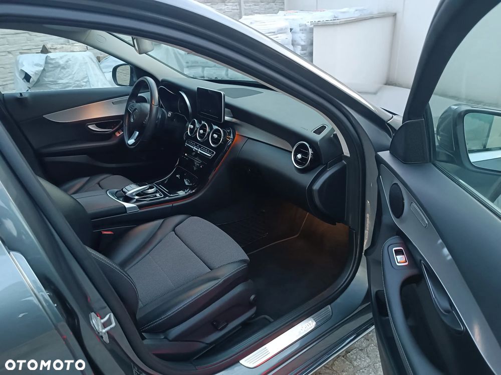 Mercedes-Benz Klasa C 180 9G-TRONIC Exclusive - 14