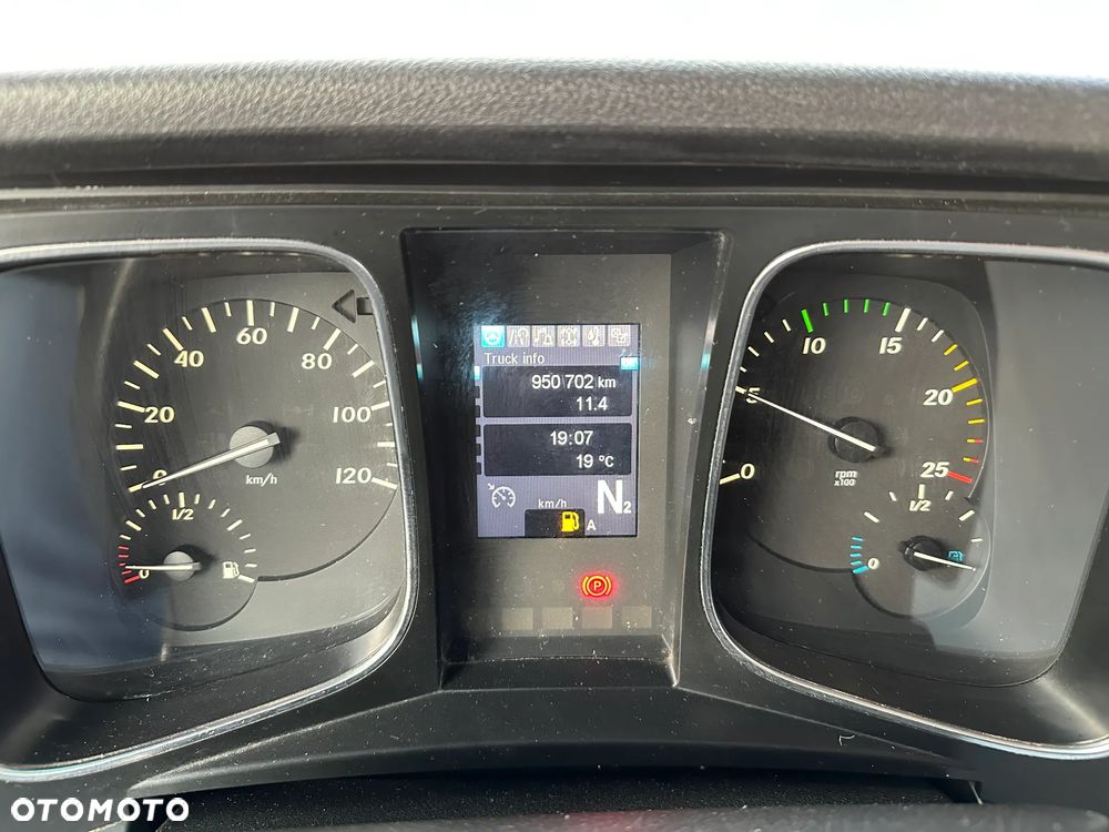 Mercedes-Benz ACTROS MP4 - 31