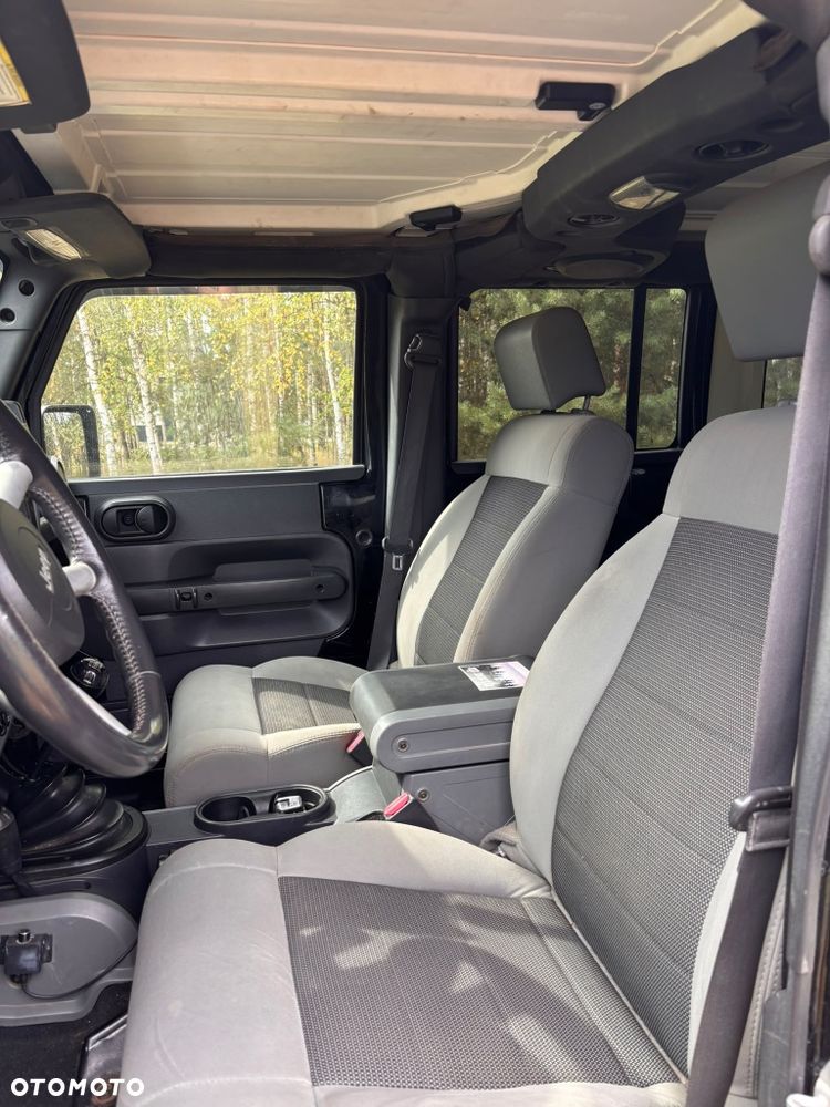 Jeep Wrangler - 5