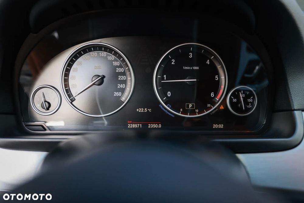 BMW Seria 5 520d - 34