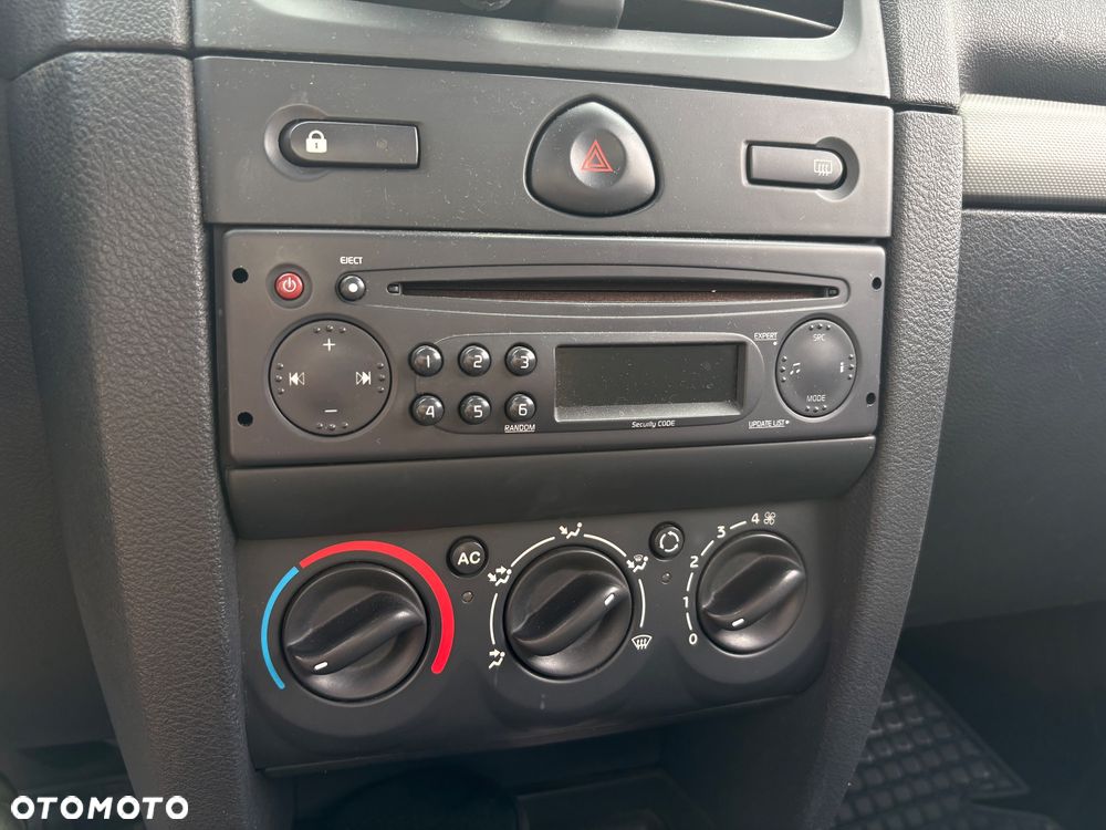 Renault Clio 1.2 Access - 13