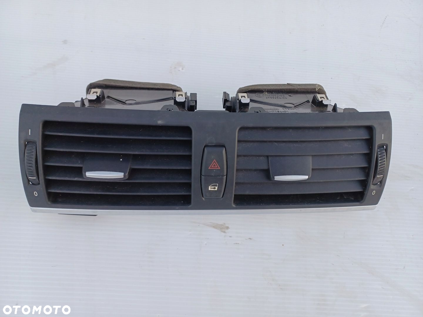 BMW E70 X5 X6 E71 KRATKA NAWIEWU ŚRODKOWA PRZÓD 7161801 - 2