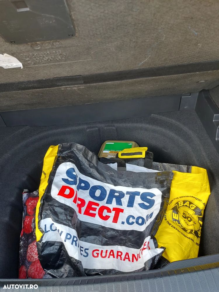 Volkswagen Golf 1.6 TDI BlueMotion Technology DSG Trendline - 15