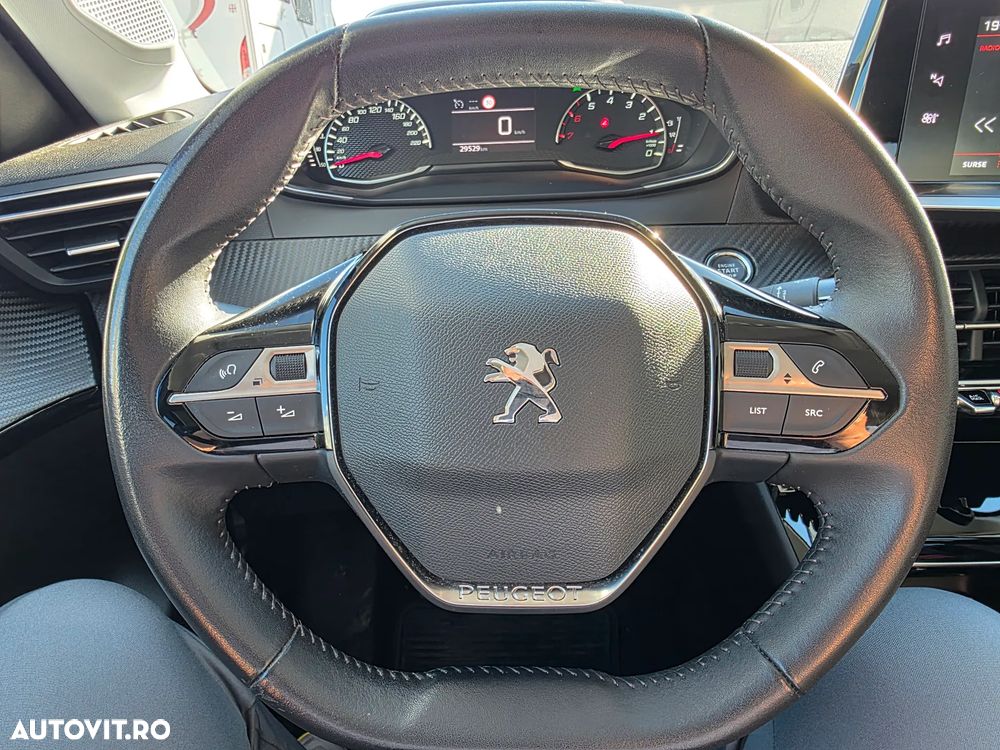 Peugeot 208 - 9