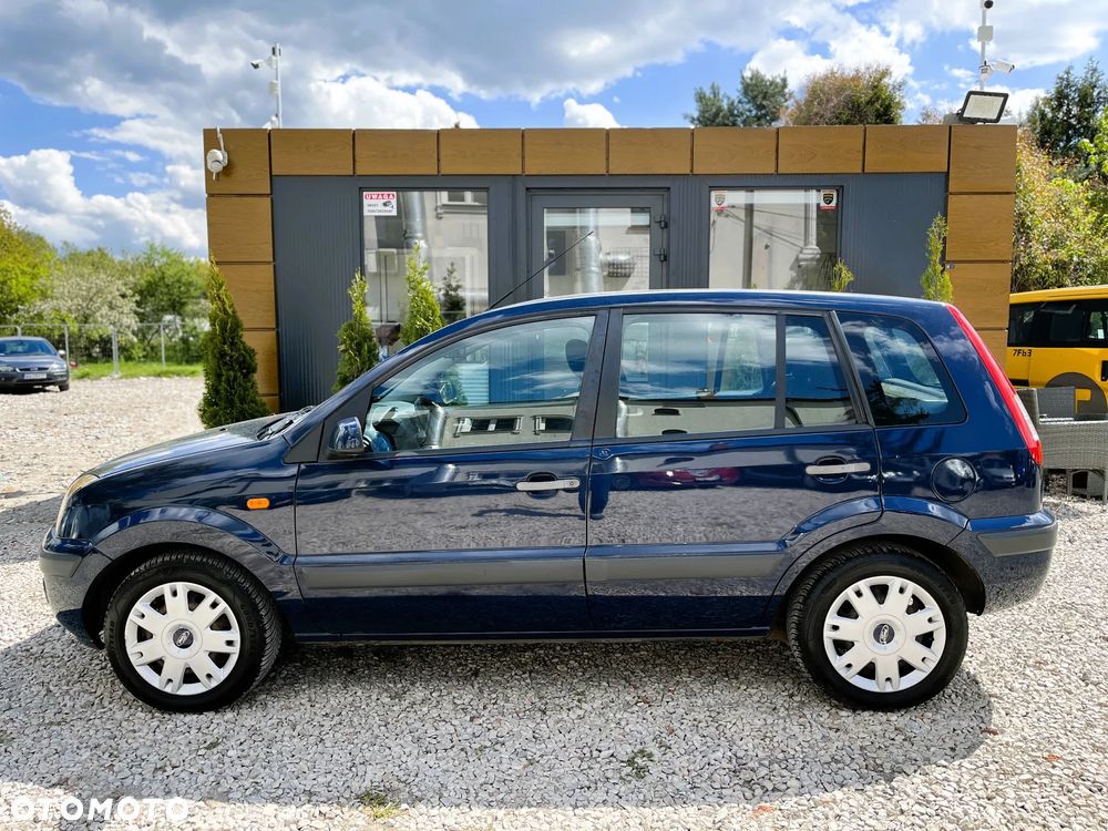Ford Fusion - 32