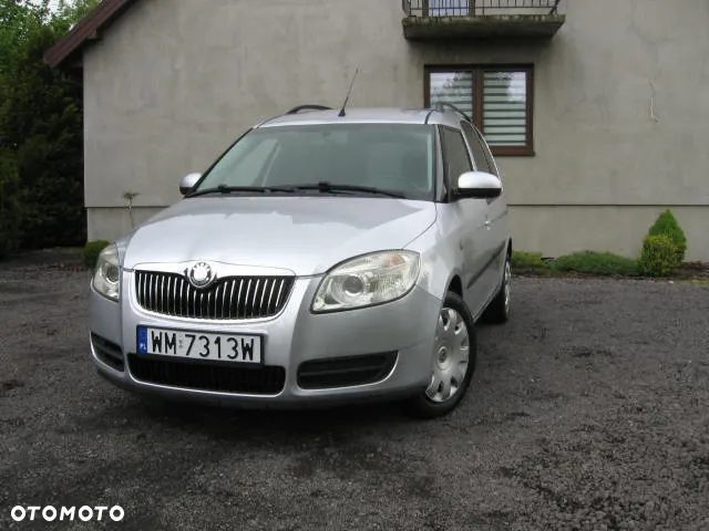 Skoda Roomster 1.4 16V Comfort - 9