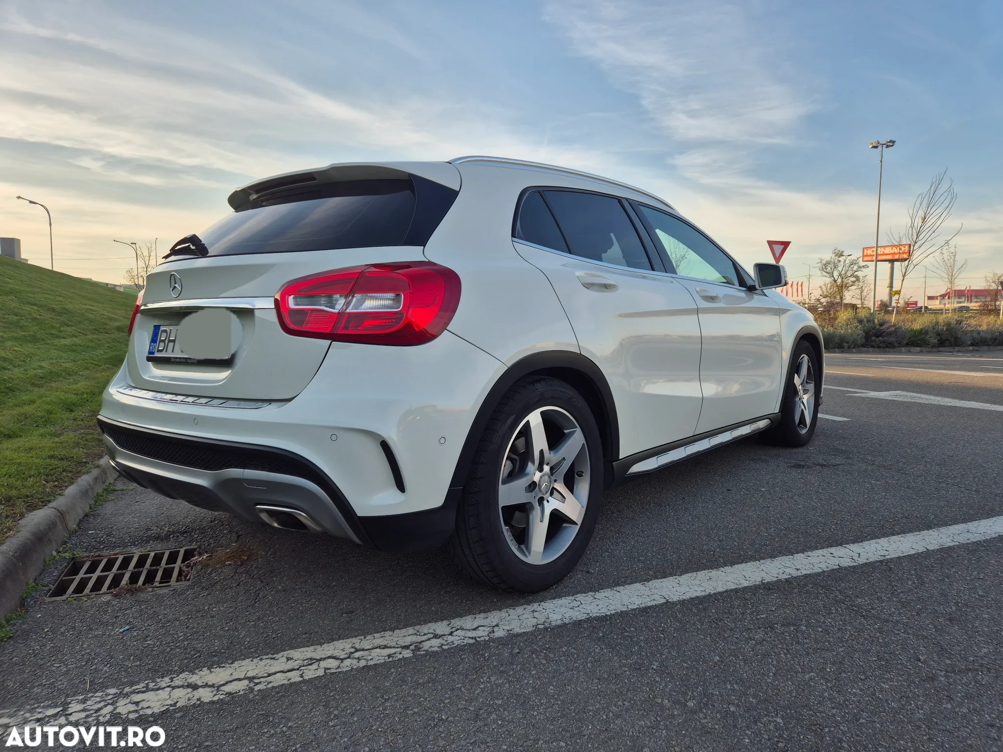Mercedes-Benz GLA 250 8G-DCT AMG Line - 11