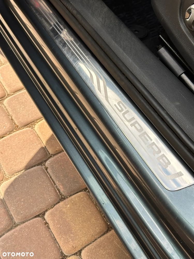 Skoda Superb 2.0 TDI Style DSG - 25