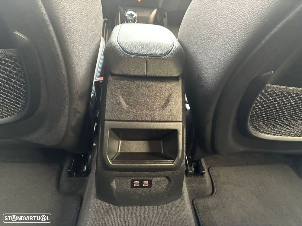BMW 116 d Pack Desportivo M Auto - 25