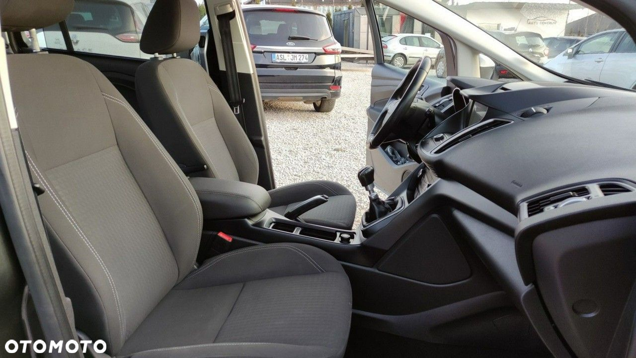 Ford Grand C-MAX - 26