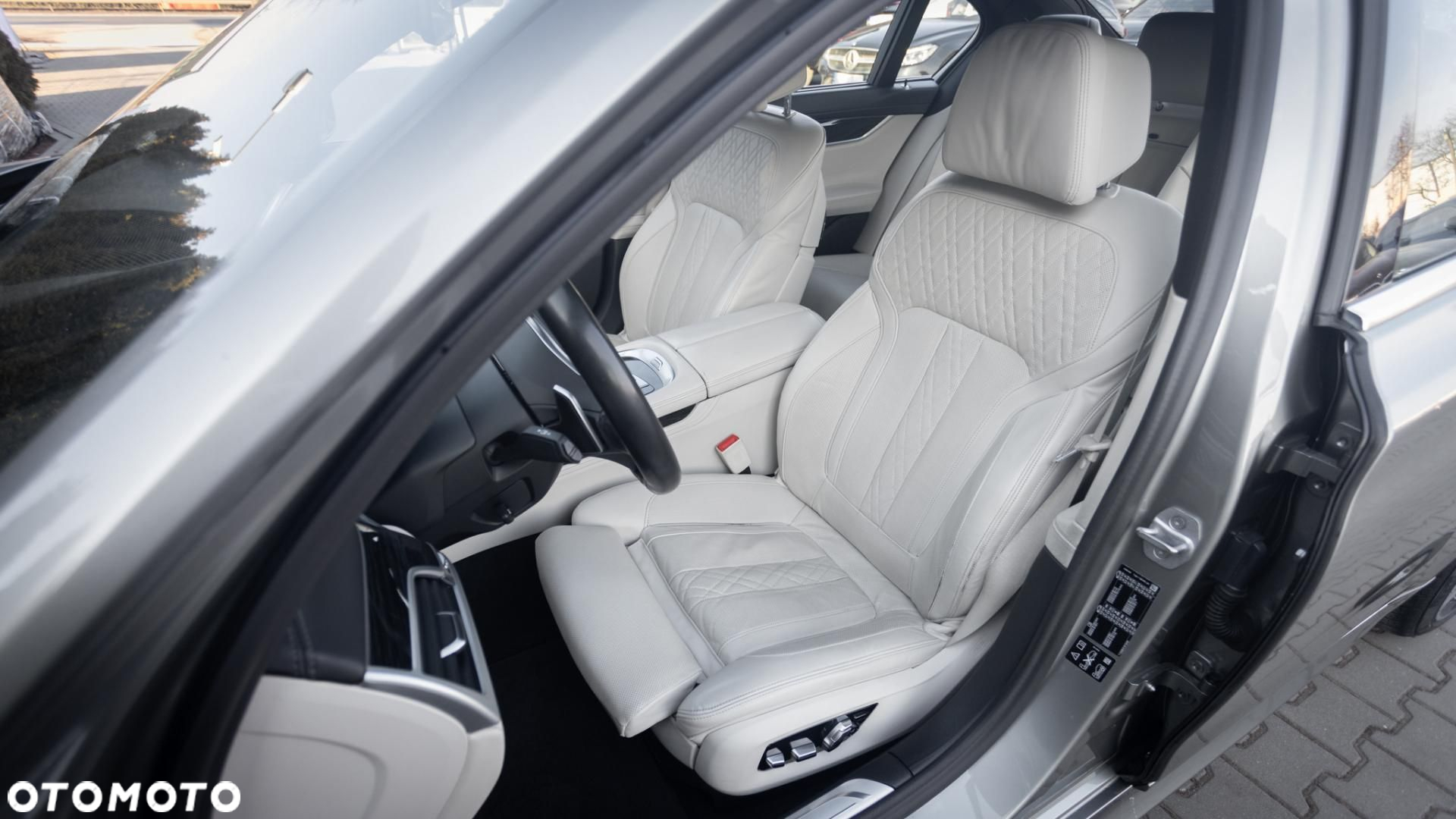 BMW Seria 7 - 12