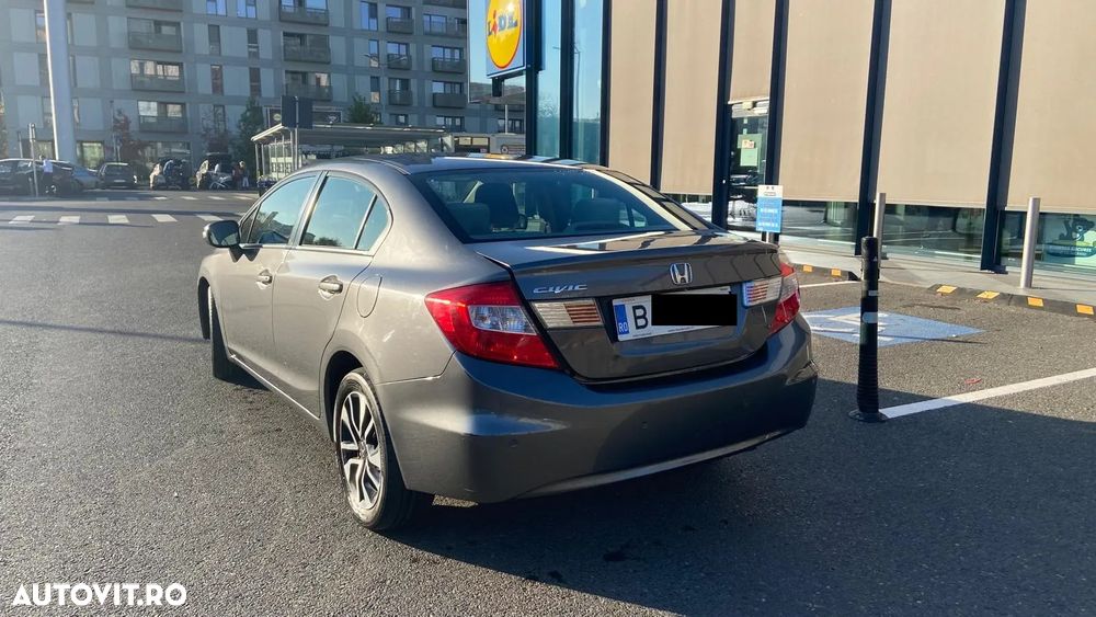 Honda Civic 1.8 MT LS - 4