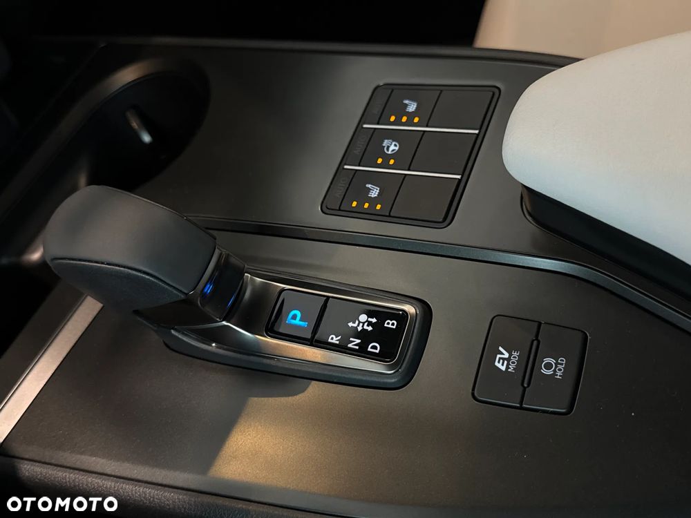 Lexus UX - 22