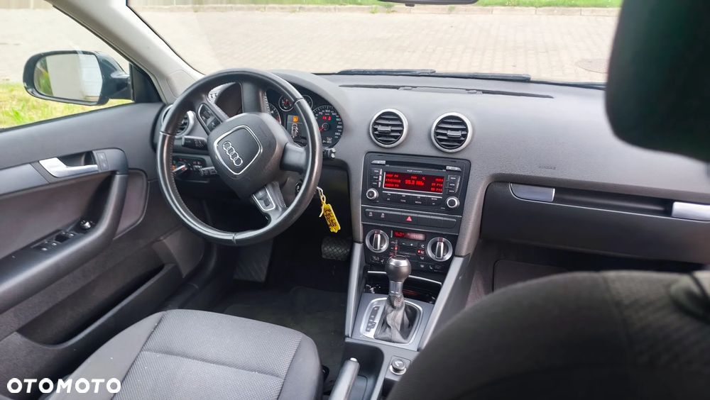 Audi A3 Sportback 1.6 TDI (clean diesel) S tronic Attraction - 17