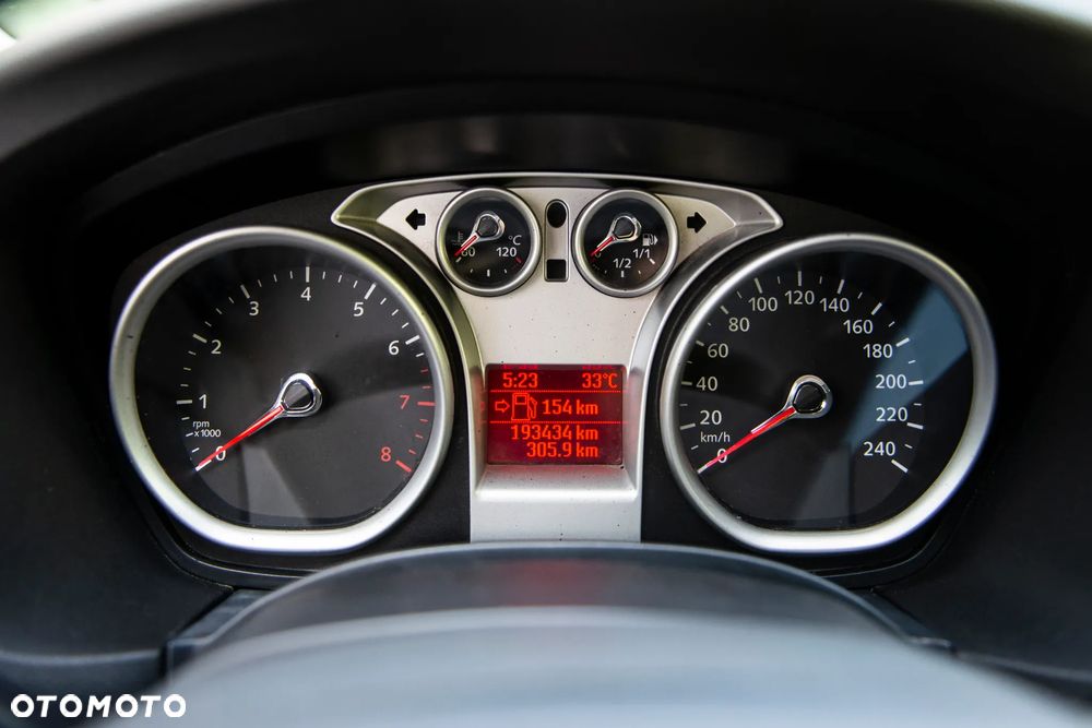 Ford Focus 1.6 16V Style - 32