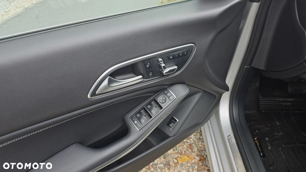 Mercedes-Benz CLA 250 4-Matic AMG Line - 8