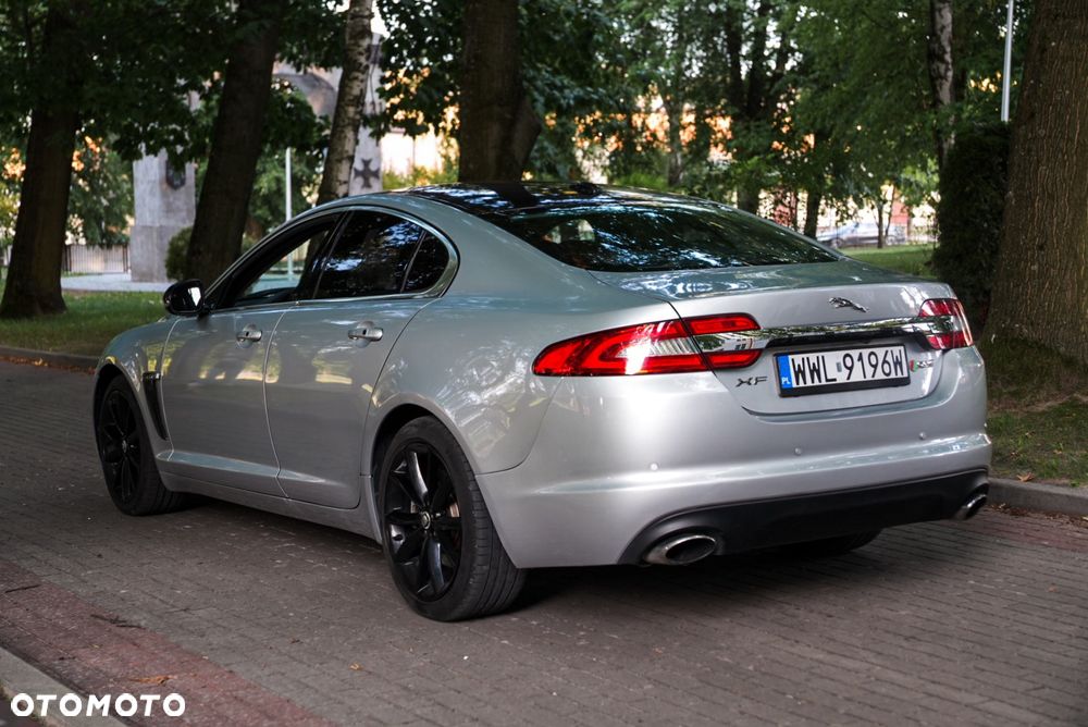 Jaguar XF 3.0 V6 D S Luxury - 8